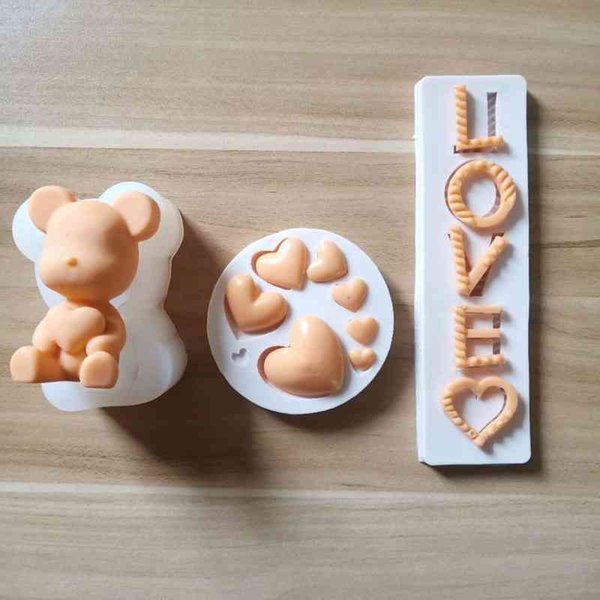 Hot Buy 3D Silicones Loving Heart Bear Formidal Bakery Fountain Cake Tool Chocolate Candy Cookies Baked Soap Malls