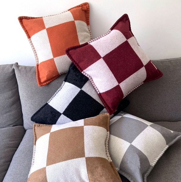 Decorative Pillow Luxury Cushion Christmas Designer Pillowcase Letter Print Fashion Throw Cushions Cotton Pillows Covers Home Textiles 45x45cm