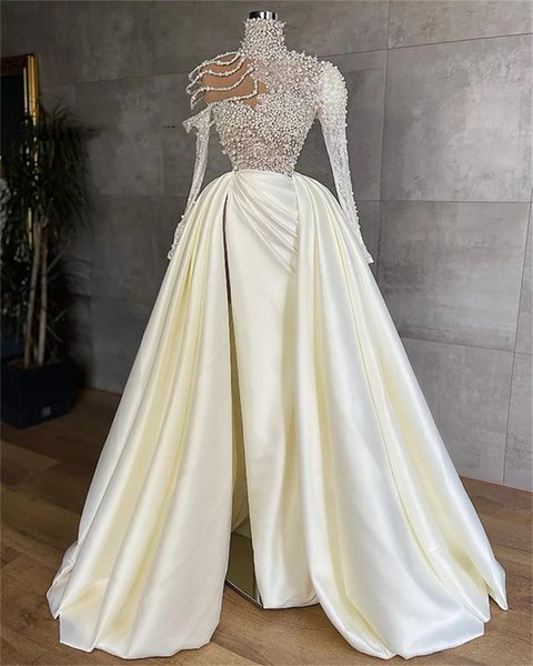 Luxury Dubai White Wedding Dresses 2022 Long Sleeve Bride Gowns With Detachable Cape Princess Party Dress robe de mariée